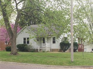 601 S Locust St, Pana, IL