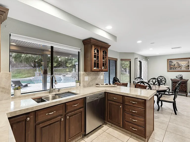 2929 Pleasant Lake Dr — Photo 11