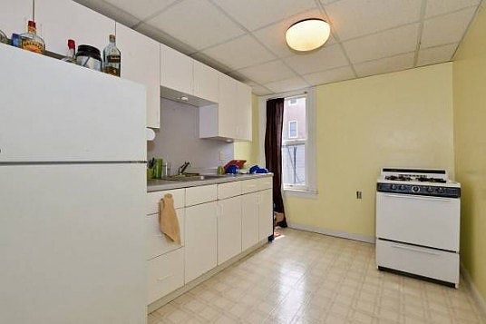 2nd image of 307 Bloomfield St