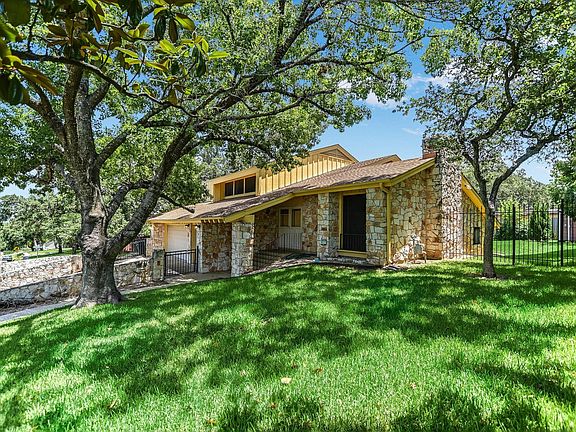 2nd image of 7644 Parkview Cir