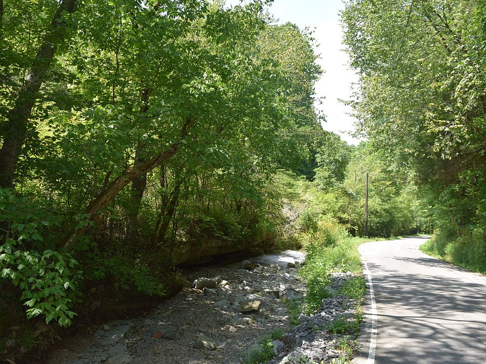 2nd image of 1 Sycamore Creek Rd