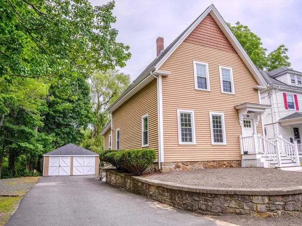 32 Dale St, Franklin, MA 02038