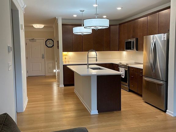 3rd image of 4402 Pennington Dr #4402