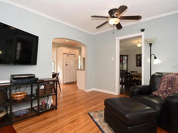4th image of 1212 W Smith St