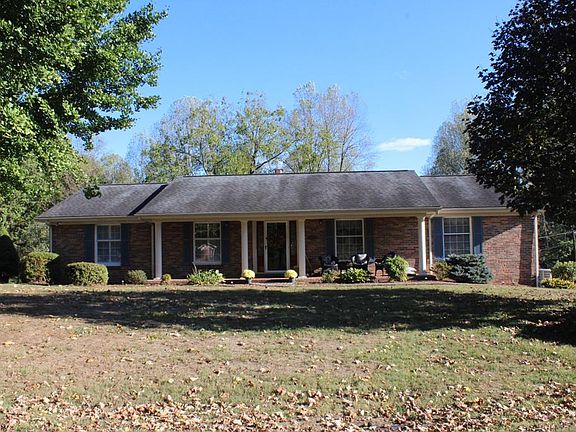 2nd image of 3316 Nevada Pl