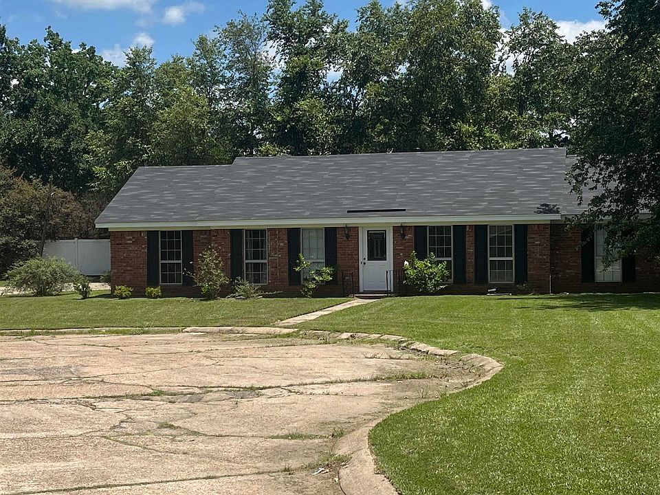 1st image of 119 Parkwest Dr