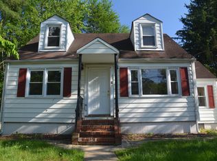 43 Green Ln, Ewing, NJ 08638
