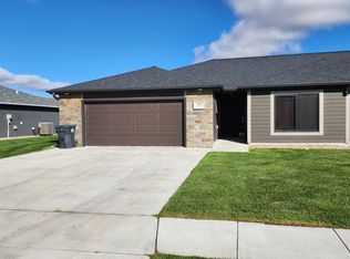 3764 Monarch Ave, Grand Island, NE 68803
