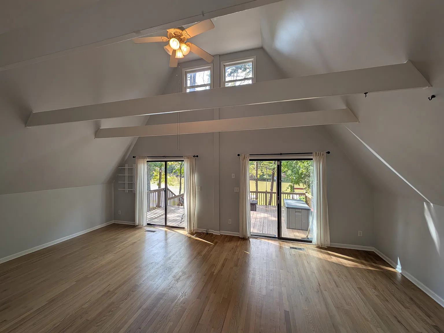 2 bed, 1.5 bath, 1156 sqft, $2,200 — Photo 4