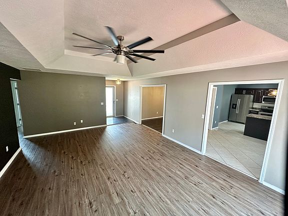 4th image of 641 W Grayrock Dr