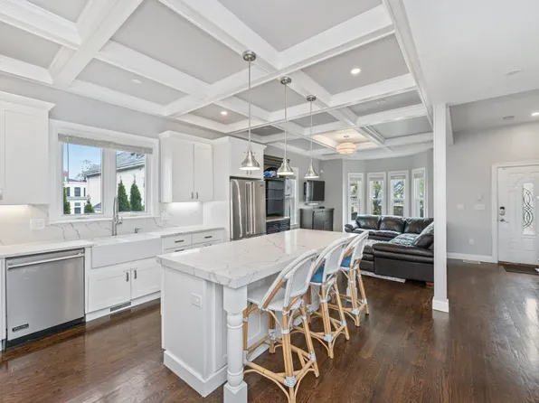 1 Perkins Pl #1, Somerville, MA 02145