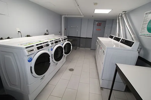 Rented by Mossanen Group | media 32