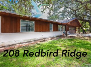 208 Red Bird Rdg, Beeville, TX 78102