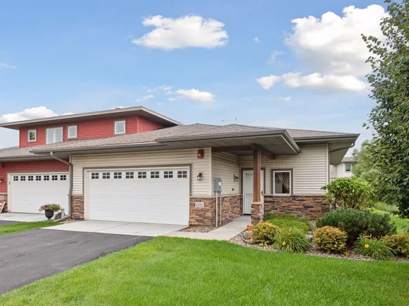 1222 Vernon Dr, Carver, MN 55315