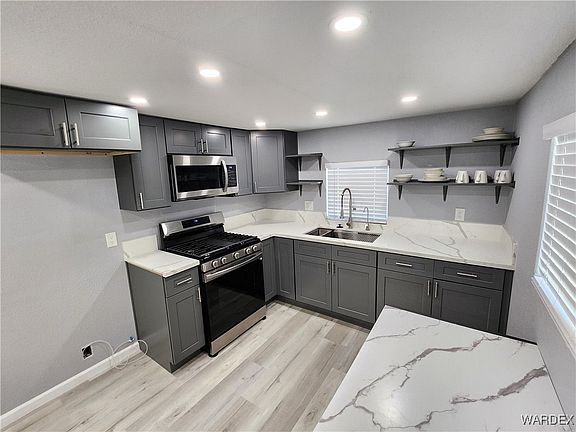 5th image of 2032 Hualapai Drive