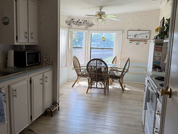 2nd image of 38 Falls Way Dr