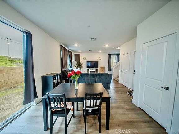 4th image of 364 Castaic Way