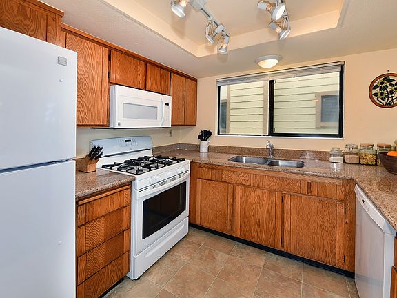 4th image of 310 Park Place Dr