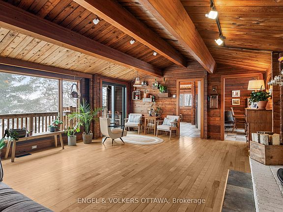 5th image of 3826 Stonecrest Rd