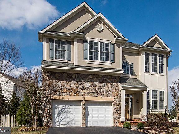 4th image of 713 Princeton Ct NE