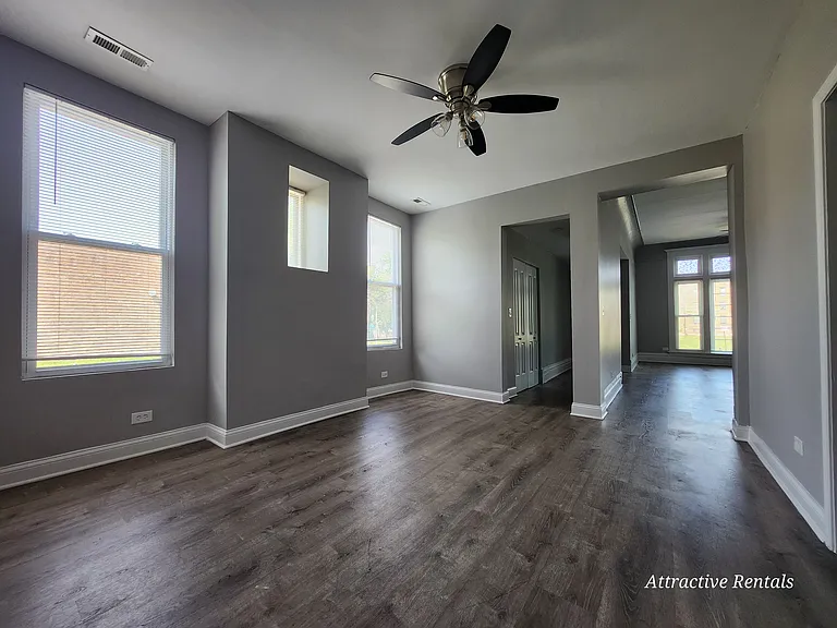 5700 S Wabash Ave #1 — Photo 4