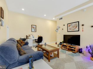 207 S 24th St #1R, Philadelphia, PA 19103