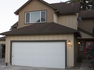 910 Village Pl, Dayton, OR 97114