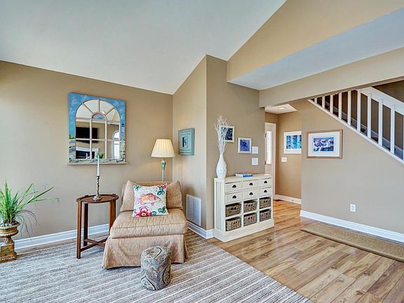 5th image of 26 Harborside Dr E