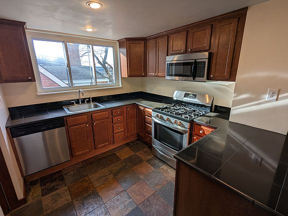 4th image of 212 Plymouth St