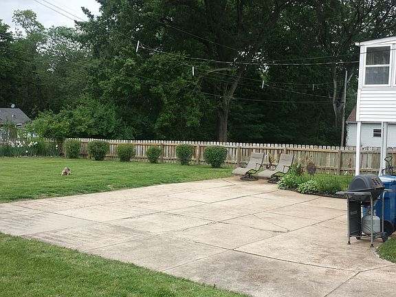 5th image of 613 Landor Ct