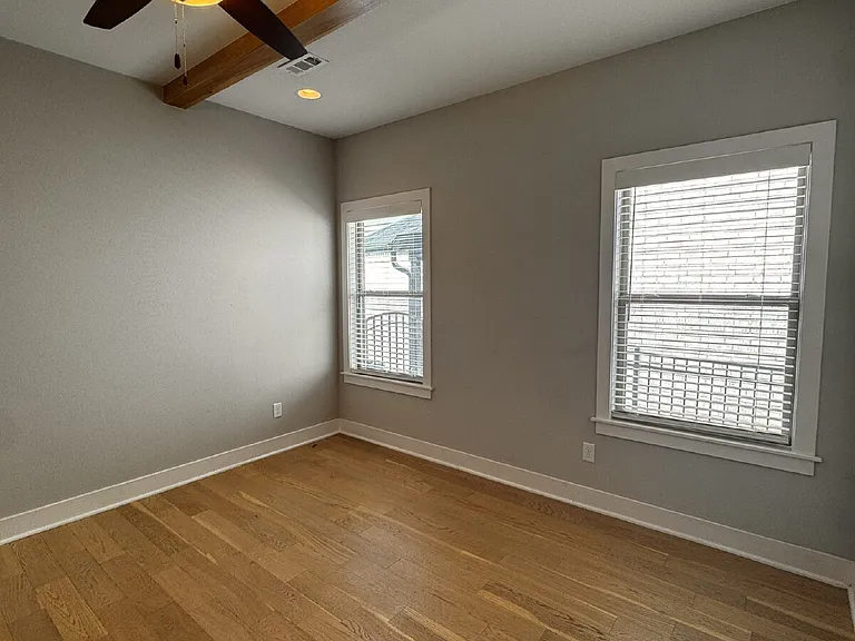 2369 E Amherst Aly — Photo 13