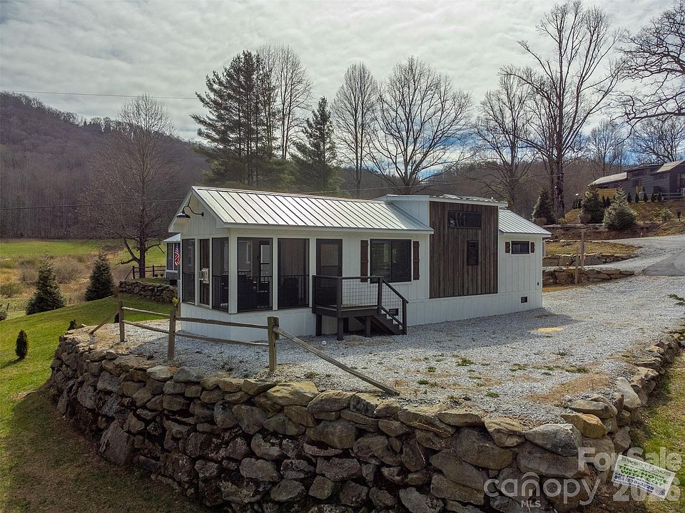 1st image of 122 Mountain Breeze Rdg