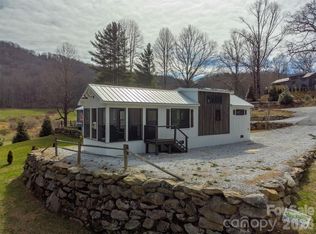 122 Mountain Breeze Rdg, Scaly Mountain, NC 28775