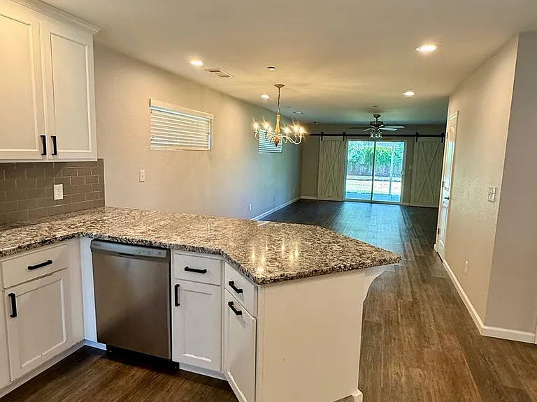 151 E Yolo St — Photo 3