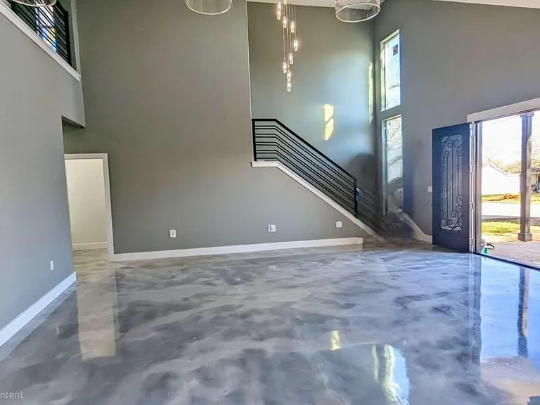 724 Ramsey Ave — Photo 10