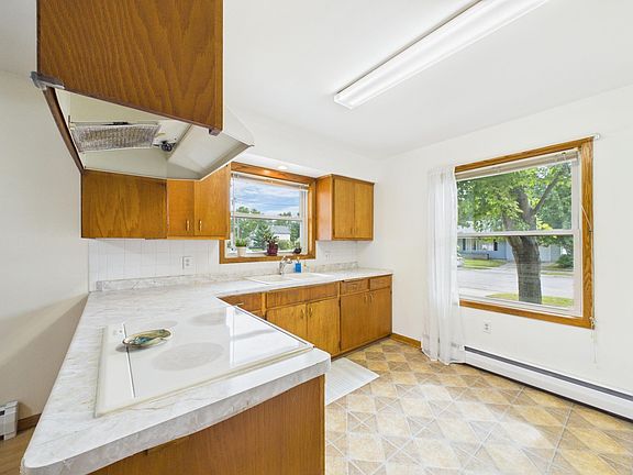 3rd image of 205 3rd St SE
