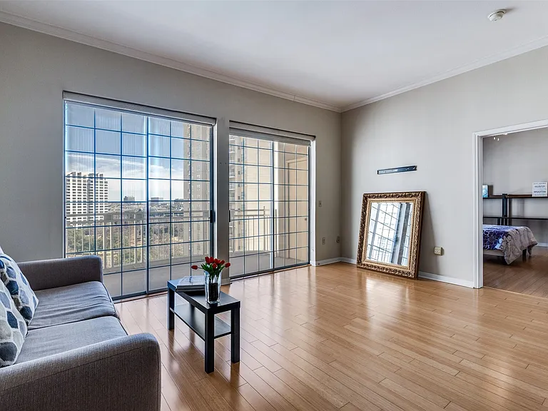 3225 Turtle Creek Blvd #1017 — Photo 2