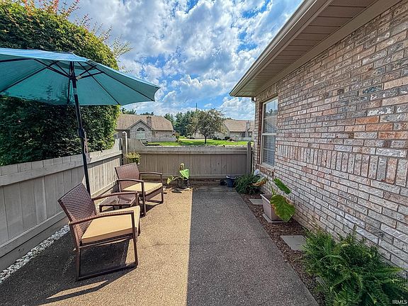 3rd image of 8227 River Park Way