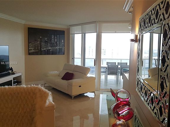 5th image of 4779 Collins Ave APT 2708