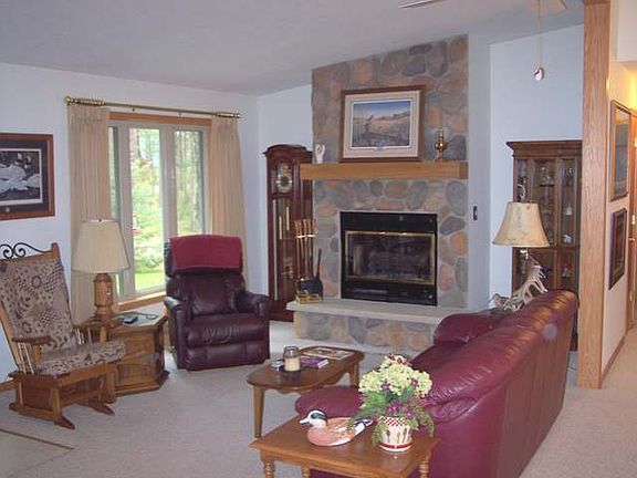 3rd image of 8462 Henry Cir