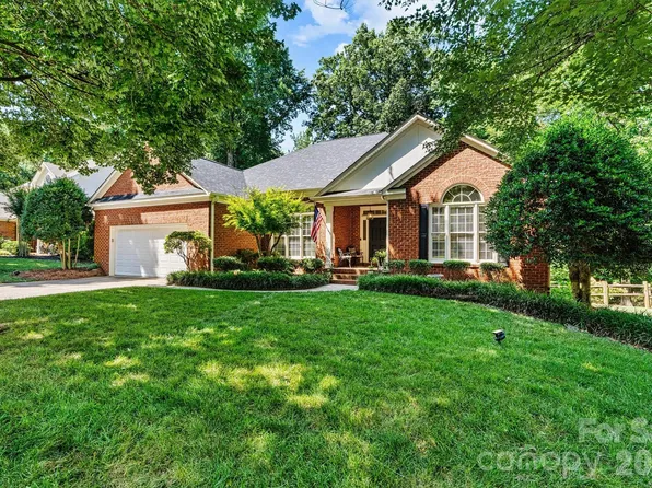 17441 Cambridge Grove Dr, Huntersville, NC 28078