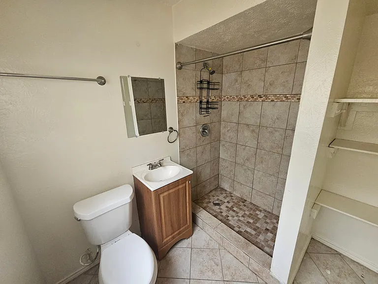6026 Lovett Ave — Photo 5