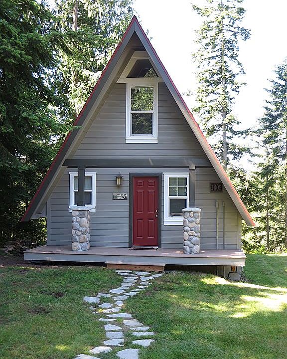 2nd image of 1805 Lake Dr