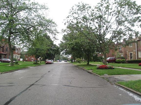 3rd image of 18212 Cherrylawn St