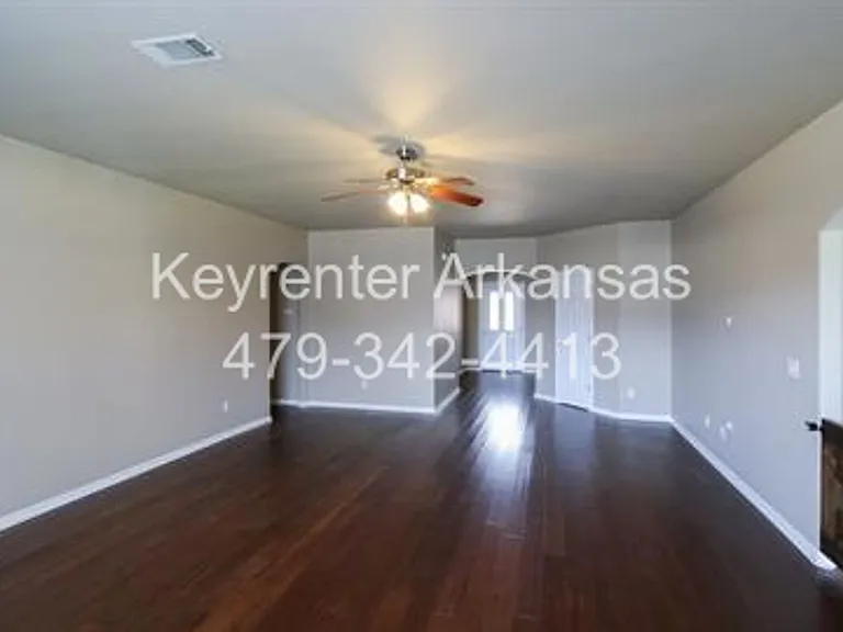 720 Harvest St — Photo 3