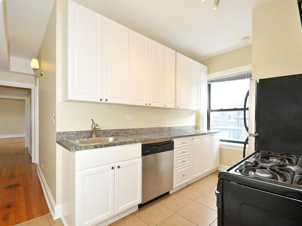 1st image of 5239 N Winthrop Ave #6E