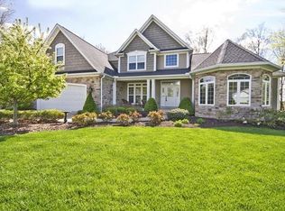 2900 Kensington Dr, Barberton, OH 44203