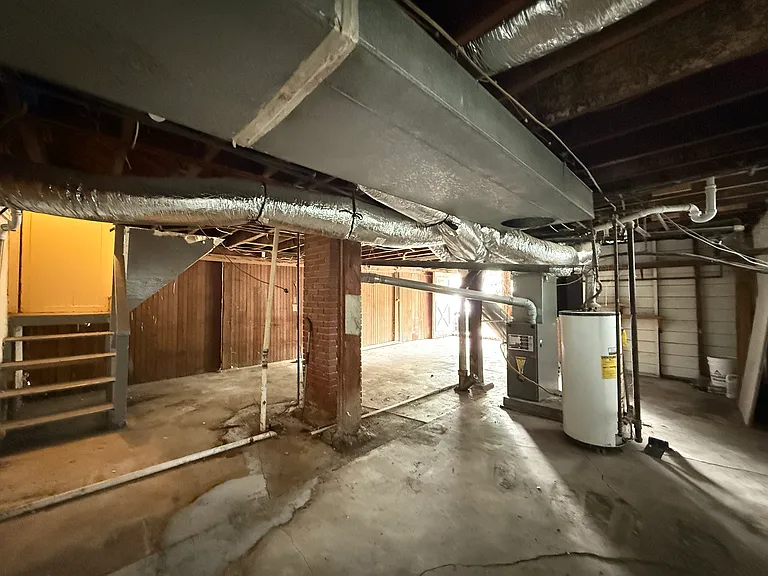1158 E Loren St — Photo 11
