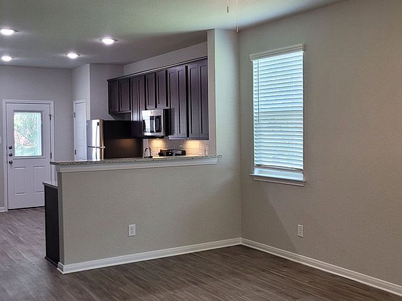 2nd image of 112 Joseph Cir