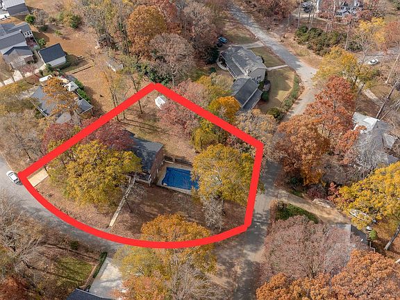 3rd image of 115 Oglewood Dr